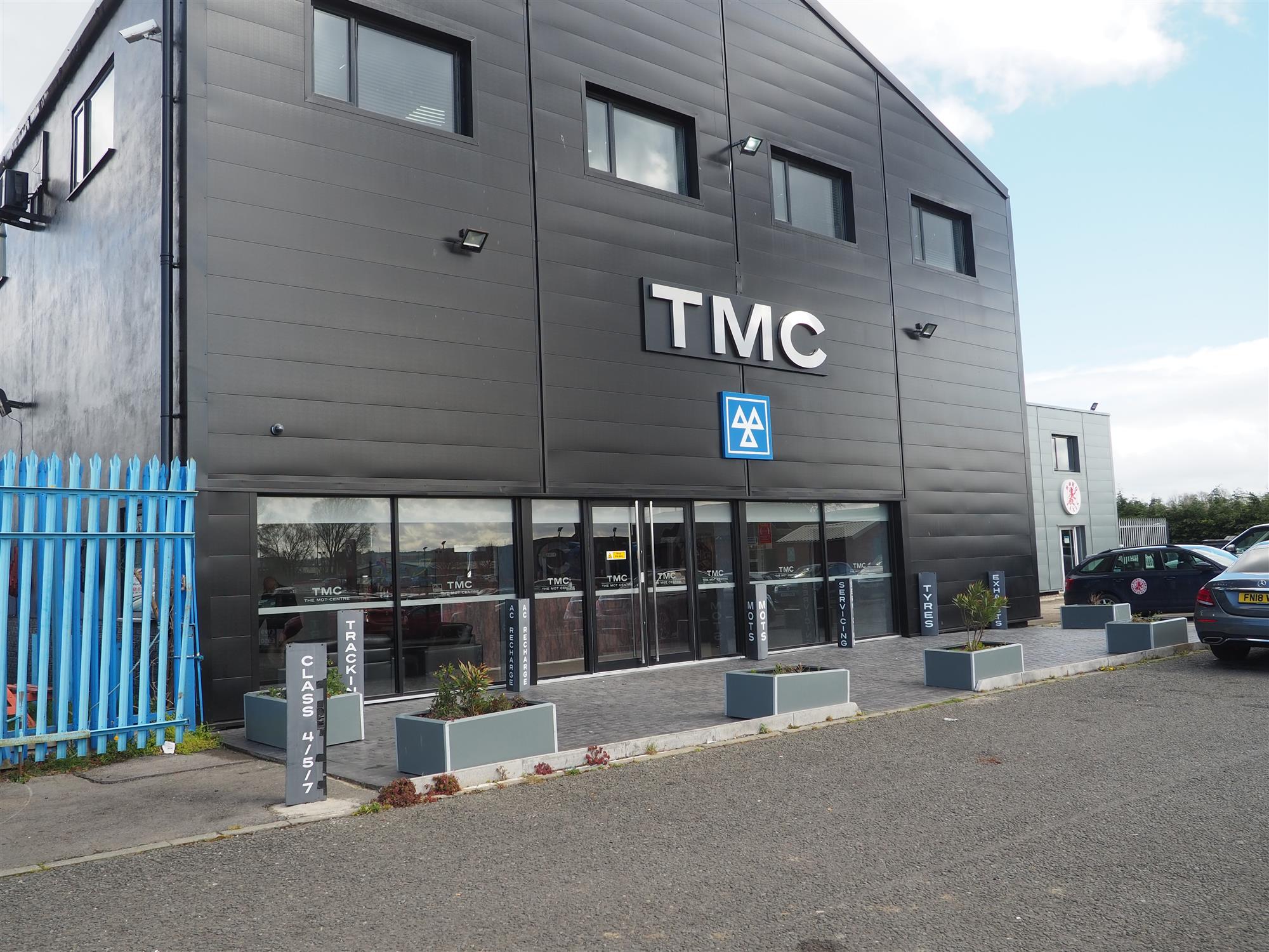 MOT AND SERVICING CENTRE
