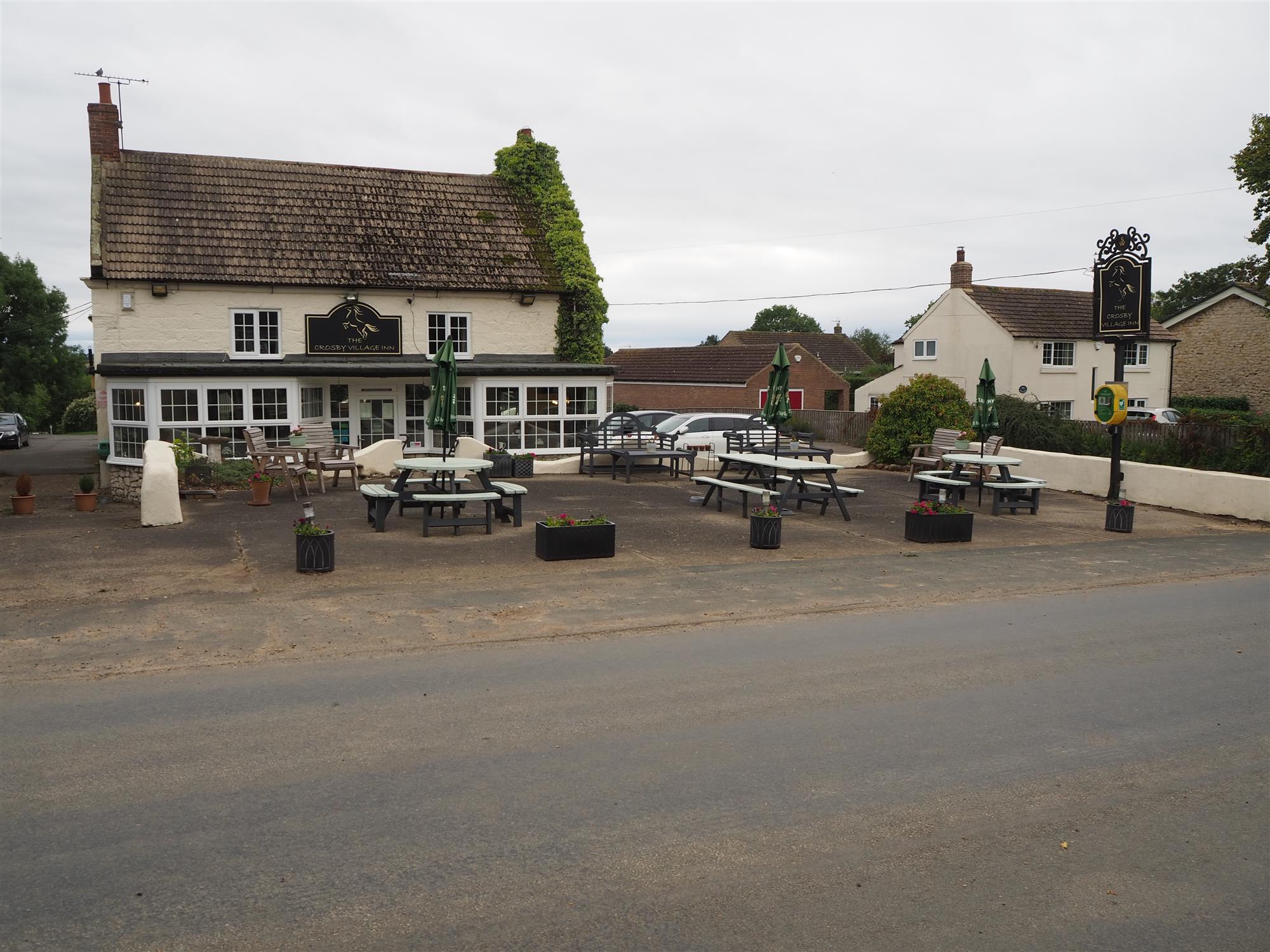 COUNTRY PUB AND RESTAURANT WITH CARAVAN SITE