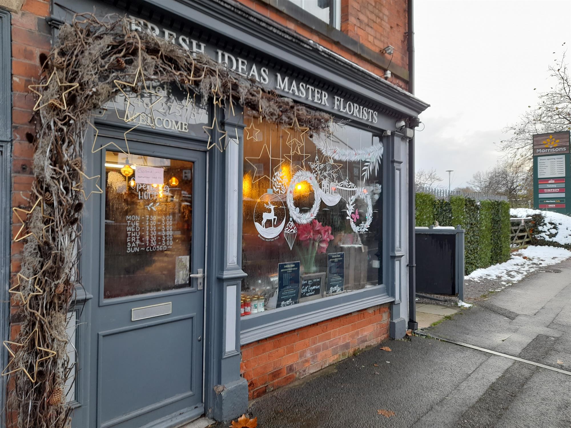 BUSY FLORISTS WITH ALCOHOL LICENCE