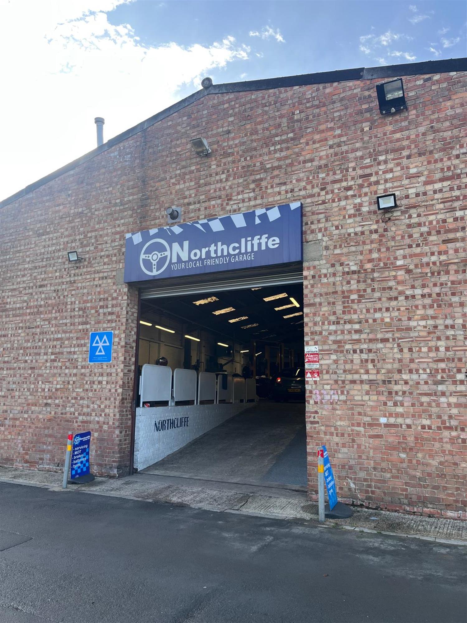 MOT, SERVICING AND VEHICLE REPAIRS