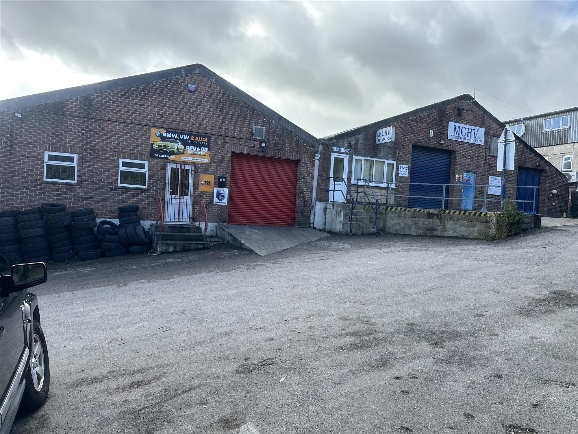 FULLY EQUIPPED MECHANICAL AND PAINT WORKSHOP AND 25 PARKING SPACES