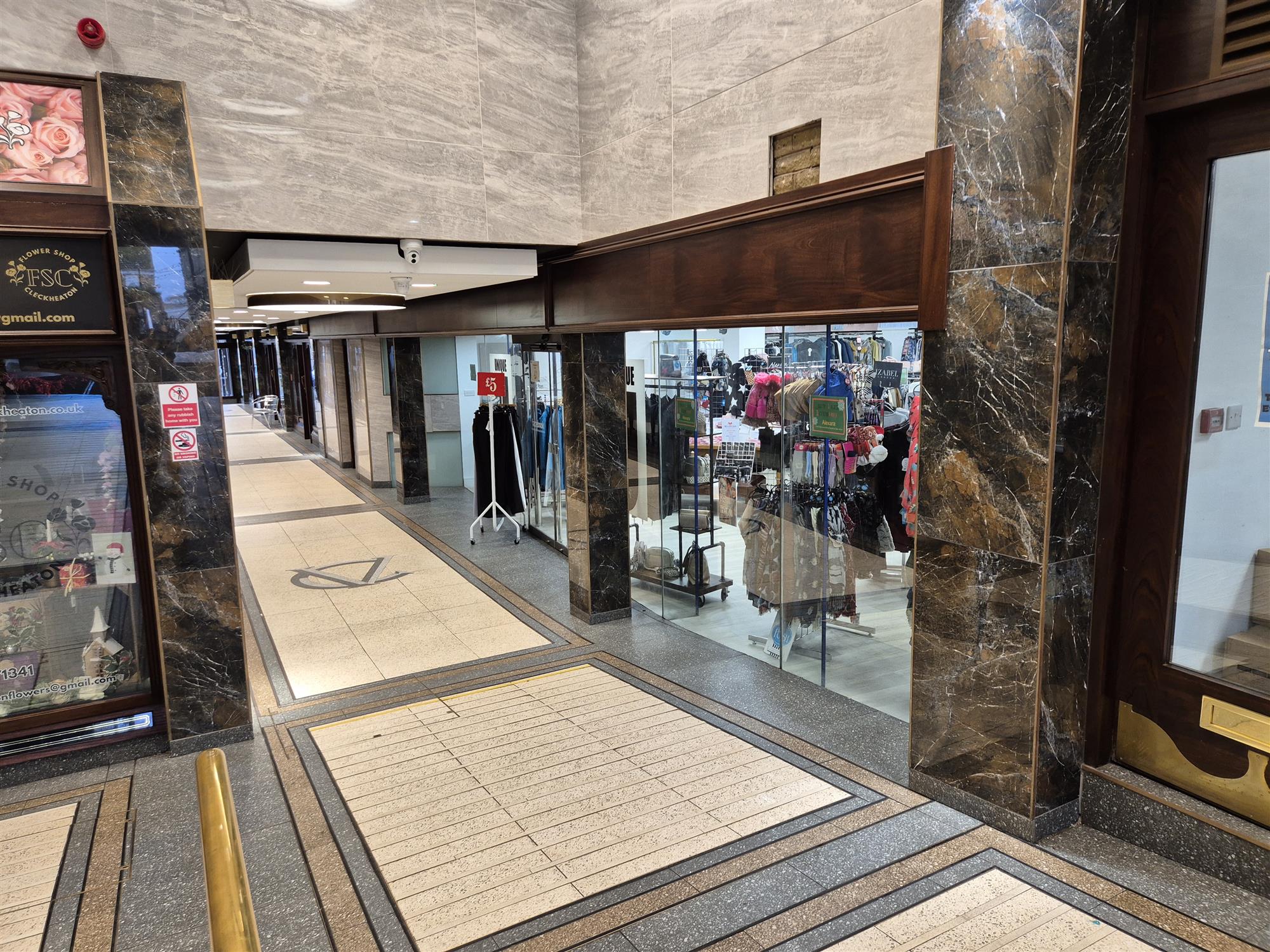 VACANT RETAIL UNIT