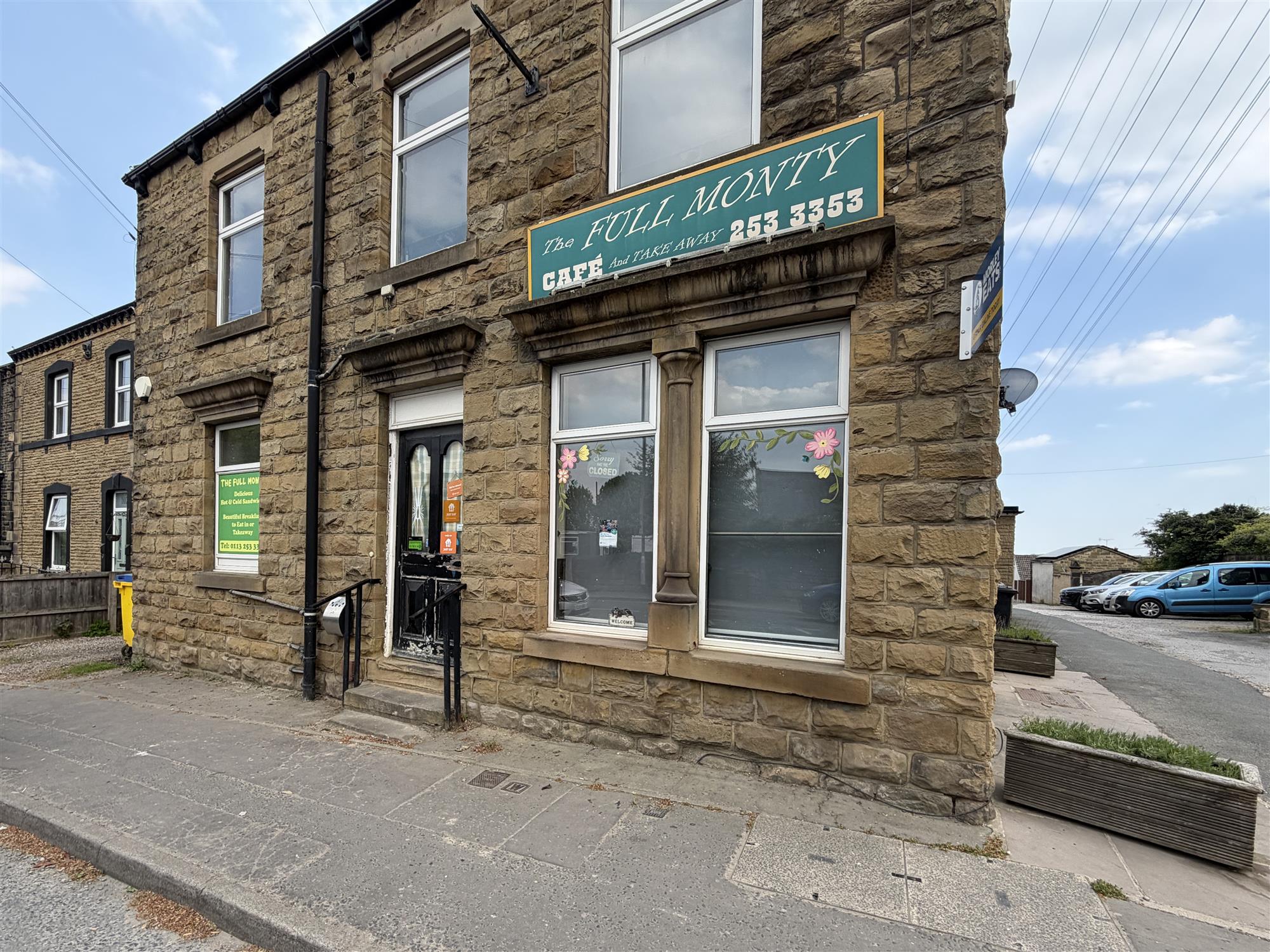 CAFE / SANDWICH BAR