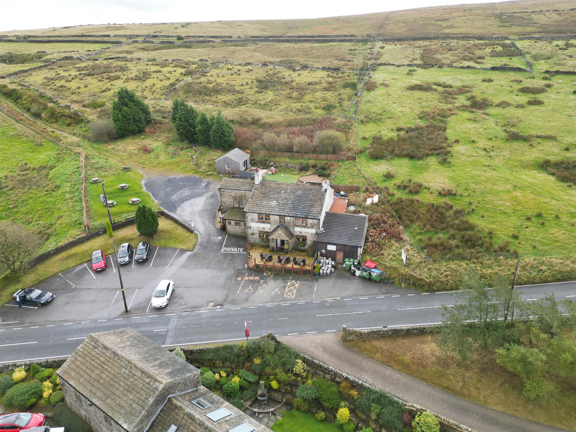 FREE OF TIE FOOD LED PUB