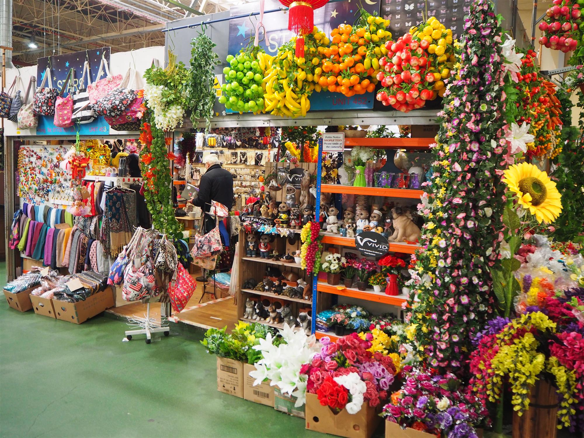 Stars Accessories - ARTIFICIAL / SILK FLOWERS BUSINESS